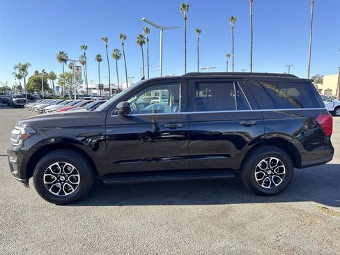 Used 2024 Ford Expedition XLT image 3