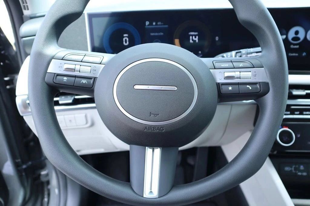 Certified 2025 Hyundai Tucson SEL FWD image 11
