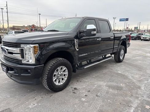 Used 2019 Ford F250 XLT w/ XLT Premium Package image 18