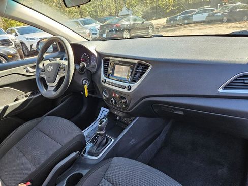 Used 2020 Hyundai Accent SE image 34