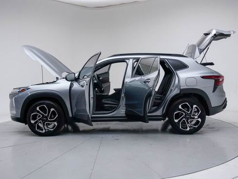 New 2026 Chevrolet Trax RS w/ Sunroof Package FWD image 19