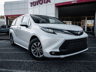 New 2026 Toyota Sienna XLE