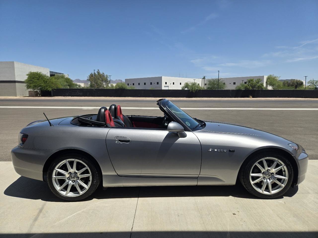 Used 2004 Honda S2000 image 3