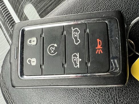 Used 2022 Jeep Wagoneer Series III w/ Rear Seat Video Group 1 image 48