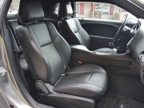 Used 2015 Dodge Challenger R/T w/ Quick Order Package 28D R/T RWD image 26