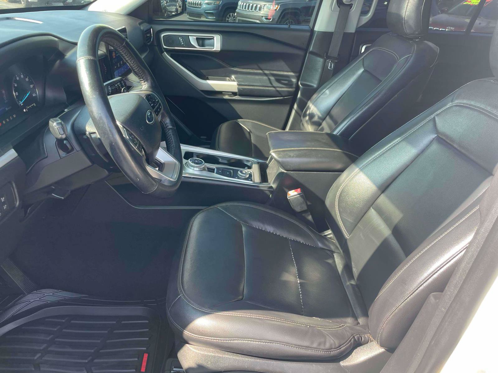 Used 2020 Ford Explorer XLT w/ Equipment Group 202A AWD/4WD image 13