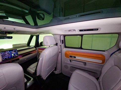 New 2025 Volkswagen ID. Buzz 1st Edition image 24