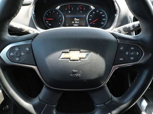 Used 2023 Chevrolet Traverse LT AWD/4WD image 18