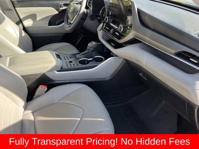 Used 2023 Toyota Highlander XLE AWD/4WD image 26