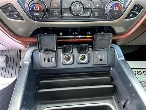 Used 2014 Chevrolet Silverado 1500 High Country w/ High Country Premium Package AWD/4WD image 22