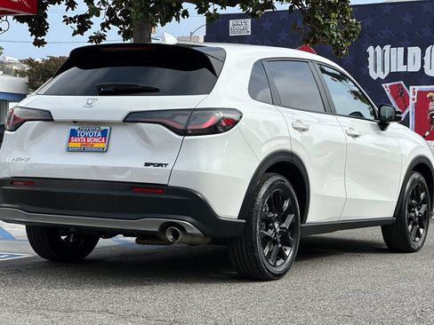 Used 2025 Honda HR-V Sport image 4