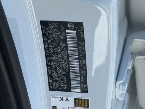 Used 2024 Toyota Prius LE image 20