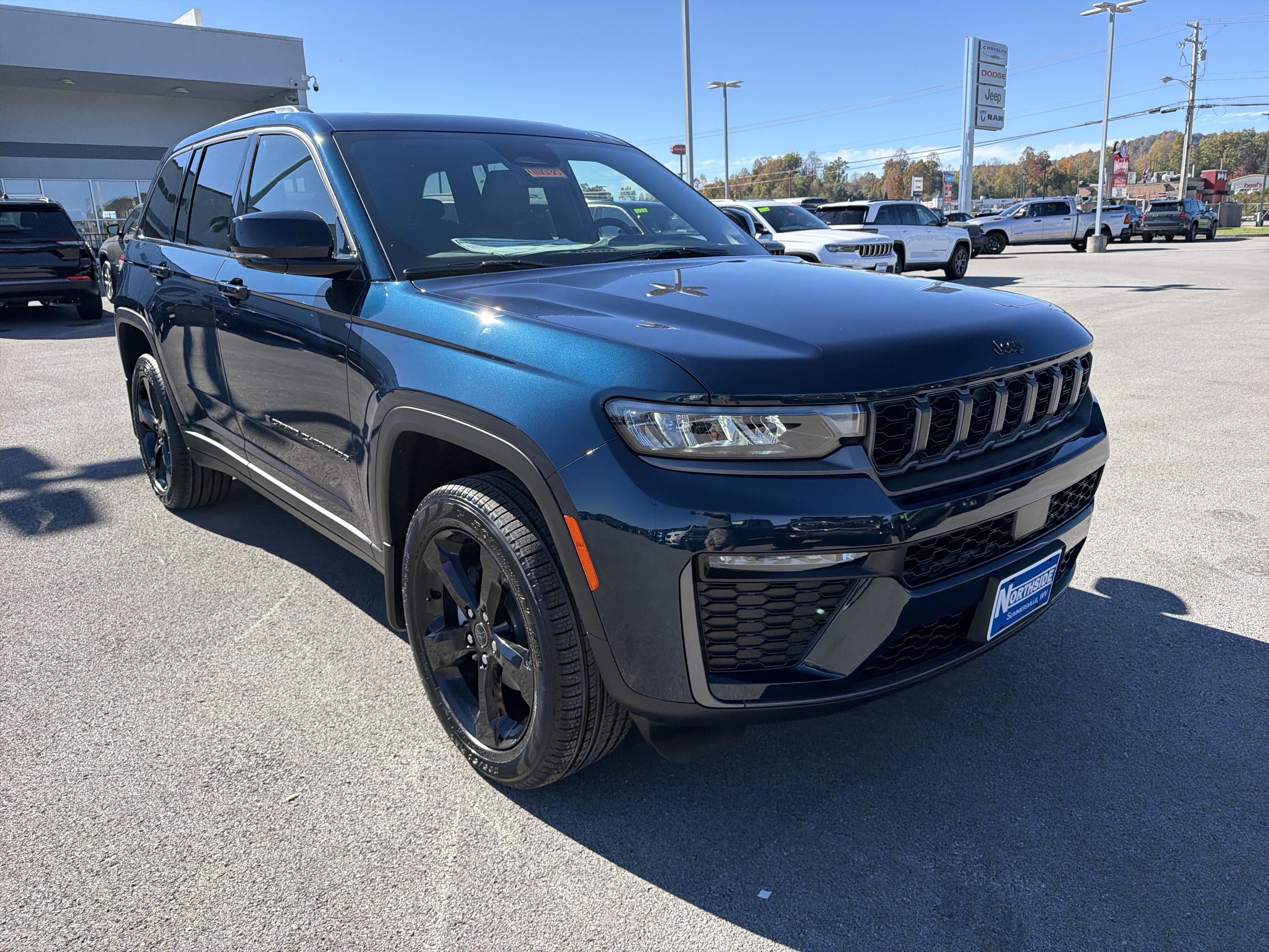 New 2027 Jeep Grand Cherokee Limited AWD/4WD image 3