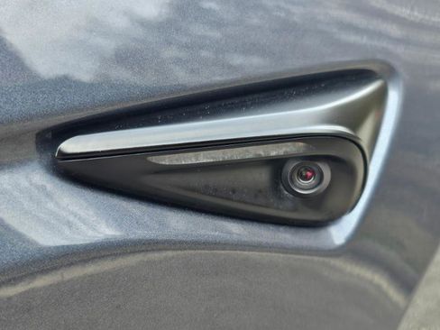 Used 2023 Tesla Model Y 2WD image 33