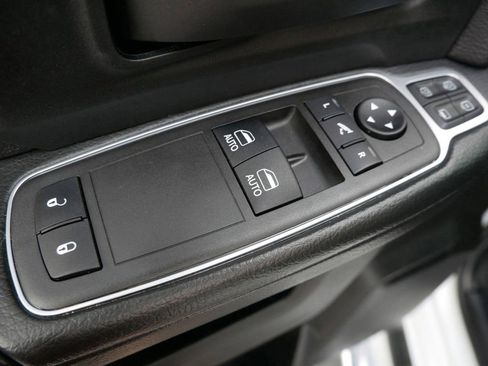 Used 2024 RAM 3500 Tradesman image 11