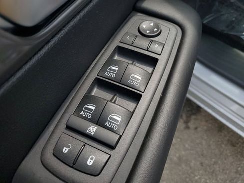 New 2026 Chrysler Pacifica Select image 20