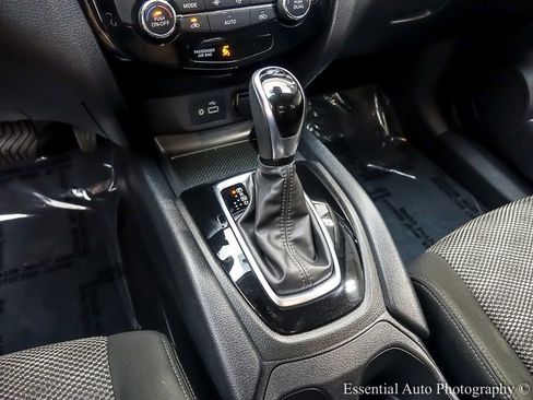 Used 2021 Nissan Rogue Sport SV image 18