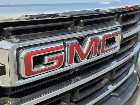 Used 2026 GMC Acadia Elevation w/ Elevation Premium Package FWD image 20