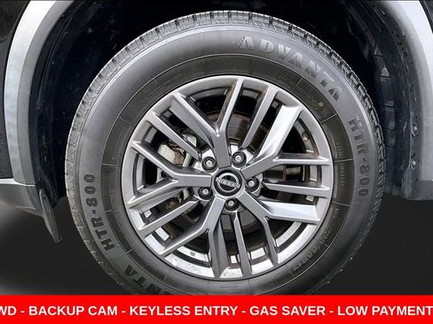 Used 2023 Nissan Rogue S image 32