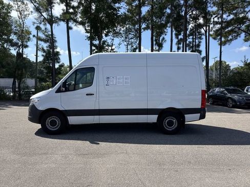 Used 2022 Mercedes-Benz Sprinter 2500 image 5