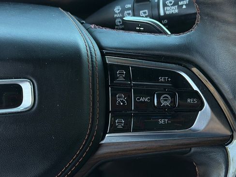 Used 2021 Jeep Grand Cherokee L Summit w/ Advanced Protech Group IV image 19