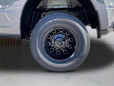 New 2026 RAM 3500 Big Horn AWD/4WD image 34