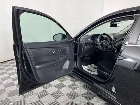 Used 2024 Nissan Sentra S FWD image 17