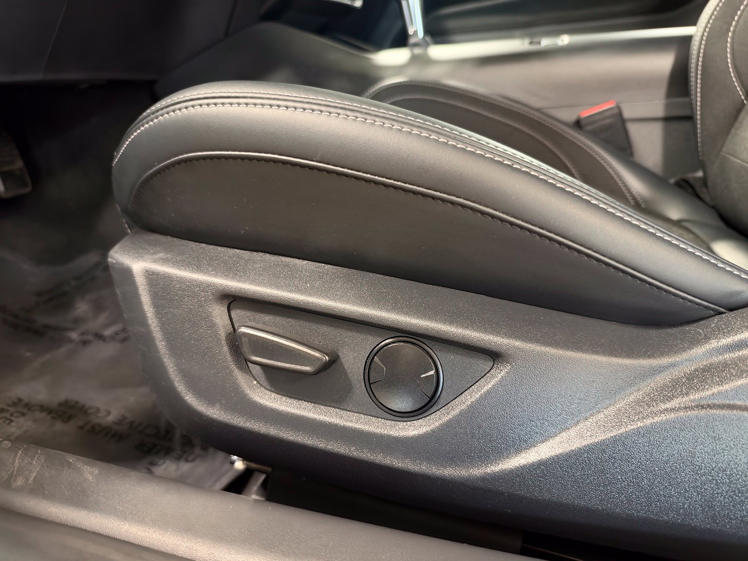 Used 2024 Ford Mustang Coupe RWD image 10