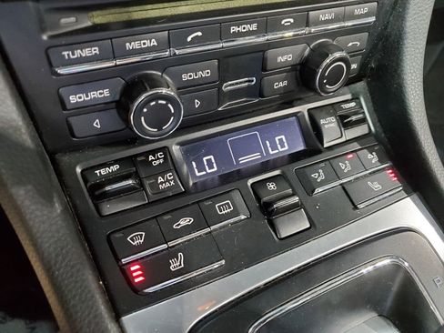 Used 2016 Porsche Boxster image 26