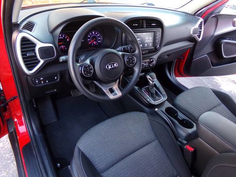 Used 2021 Kia Soul S image 17