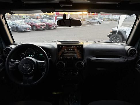Used 2015 Jeep Wrangler Unlimited Sport image 15
