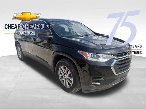 Used 2021 Chevrolet Traverse LS FWD image 2