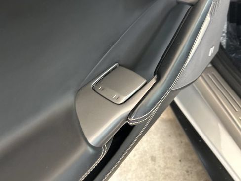 Used 2019 Ferrari Portofino RWD image 50
