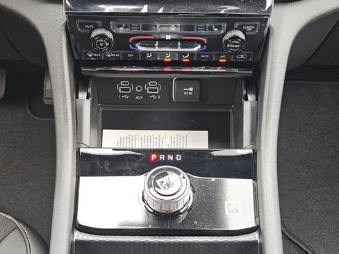 New 2025 Jeep Grand Cherokee L Altitude image 17