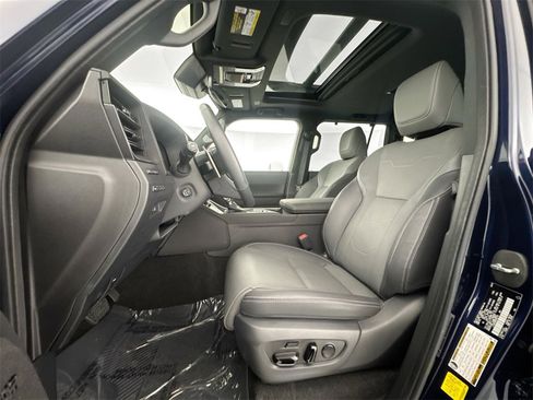 Used 2024 Lexus GX 550 image 19