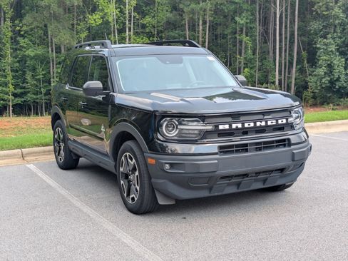 Used 2024 Ford Bronco Sport Outer Banks w/ Tech Package AWD/4WD image 2