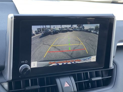 Used 2025 Toyota RAV4 XLE image 20