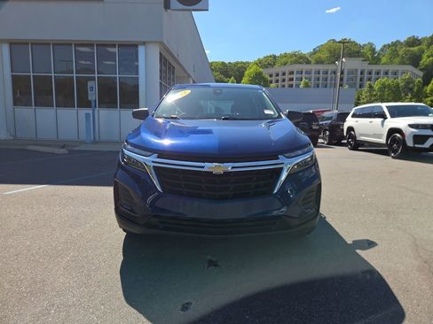 Used 2022 Chevrolet Equinox LS w/ Driver Confidence II Package AWD/4WD image 11