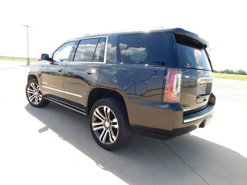Used 2020 GMC Yukon Denali w/ Denali Ultimate Package image 3