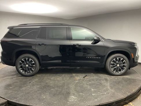 New 2026 Chevrolet Traverse LT w/ Sun and Wheel Package image 8