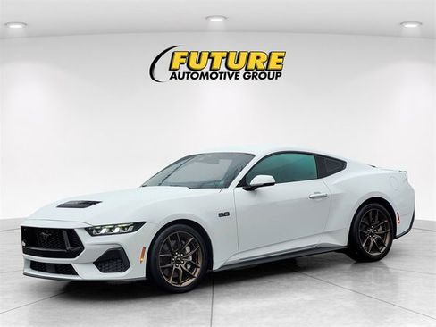 Used 2024 Ford Mustang GT Premium image 5