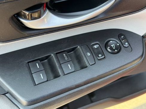 Used 2021 Honda CR-V LX image 14