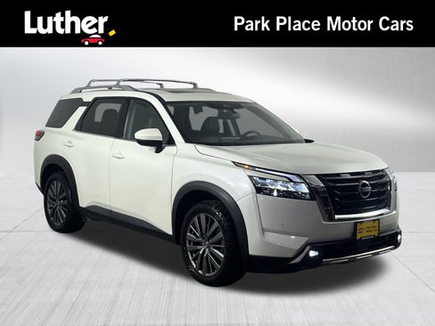 Used 2022 Nissan Pathfinder SL w/ SL Premium Package image 1