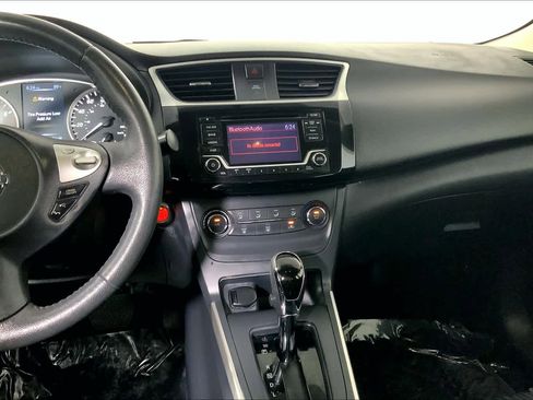 Used 2016 Nissan Sentra SV image 7