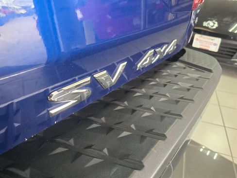 Used 2019 Nissan Titan SV AWD/4WD image 23