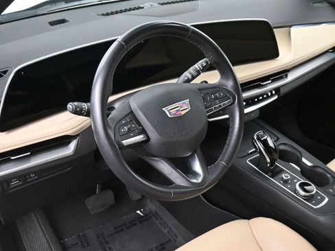 Used 2024 Cadillac XT4 Luxury FWD image 7