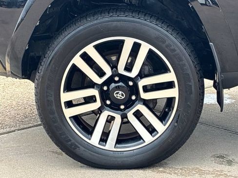 Used 2016 Toyota 4Runner SR5 Premium AWD/4WD image 28