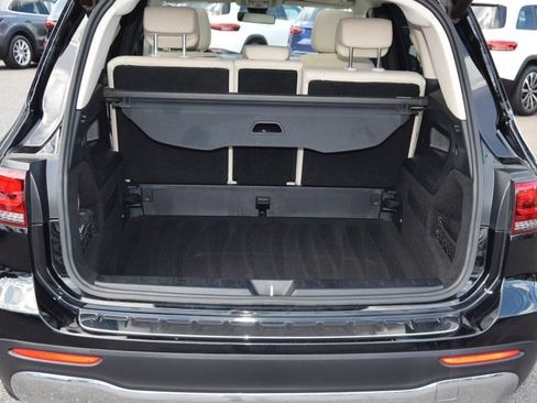 Used 2020 Mercedes-Benz GLB 250 4MATIC w/ Premium Package image 9