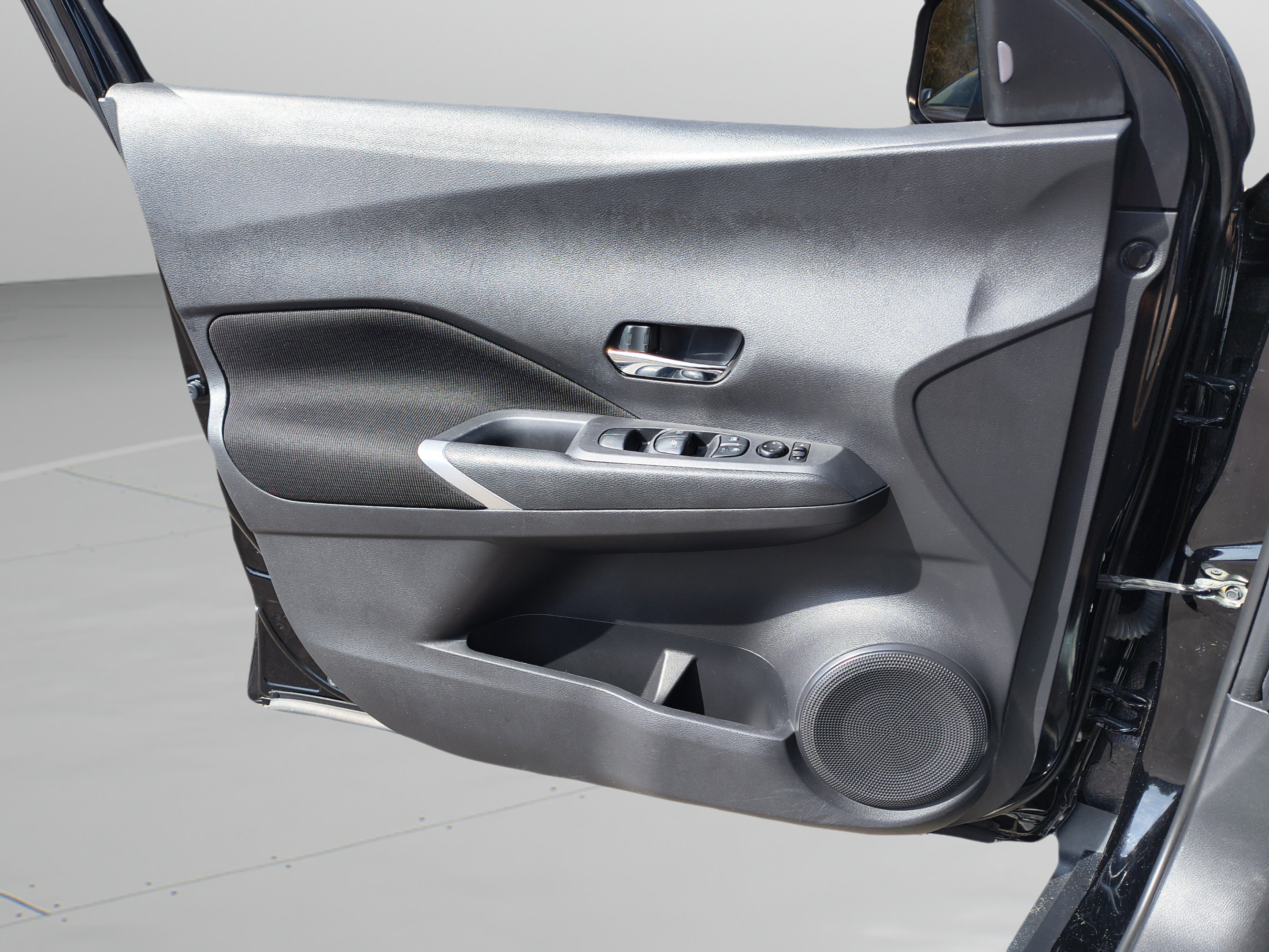 Certified 2023 Nissan Kicks SV FWD image 25
