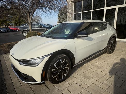 Used 2022 Kia EV6 Wind image 3